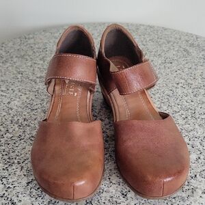 Nearly NEW! L'ATISTE Spring Step Brown Leather Gloss Clog-like Mary Jane SZ 38/8